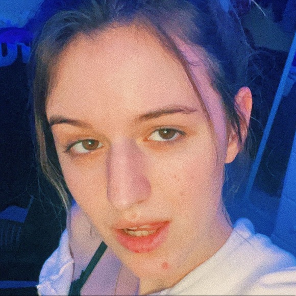 Meet your Posher, Lauren - Picture 1 of 1